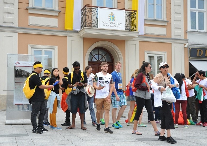 Pielgrzymi chętnie odwiedzają dom rodzinny Jana Pawła II