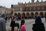 Brzydka pogoda nie odstraszyła mieszkańców. Tłumy na Nocy Muzeów w Krakowie