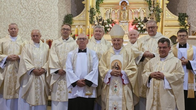 W Odrzywole odbyły się rocznicowe uroczystości 100-lecia konsekracji kościoła parafialnego.