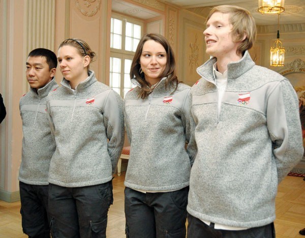 Oto nasi olimpijczycy. Od lewej: trener Yang He, Paula Bzura, Patrycja Maliszewska oraz Jakub Jaworski.