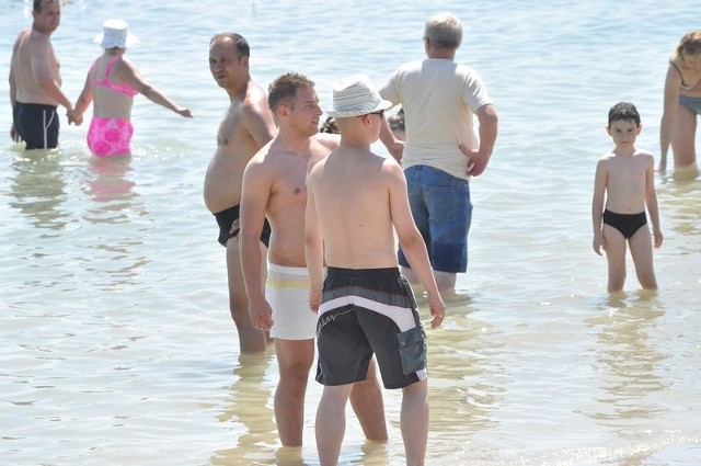 Synoptycy zapowiadają na ten weekend rekordowe upały. Ponownie, zatem można się spodziewać tłumów na plaży nad Zalewem Machowskim w Tarnobrzegu.