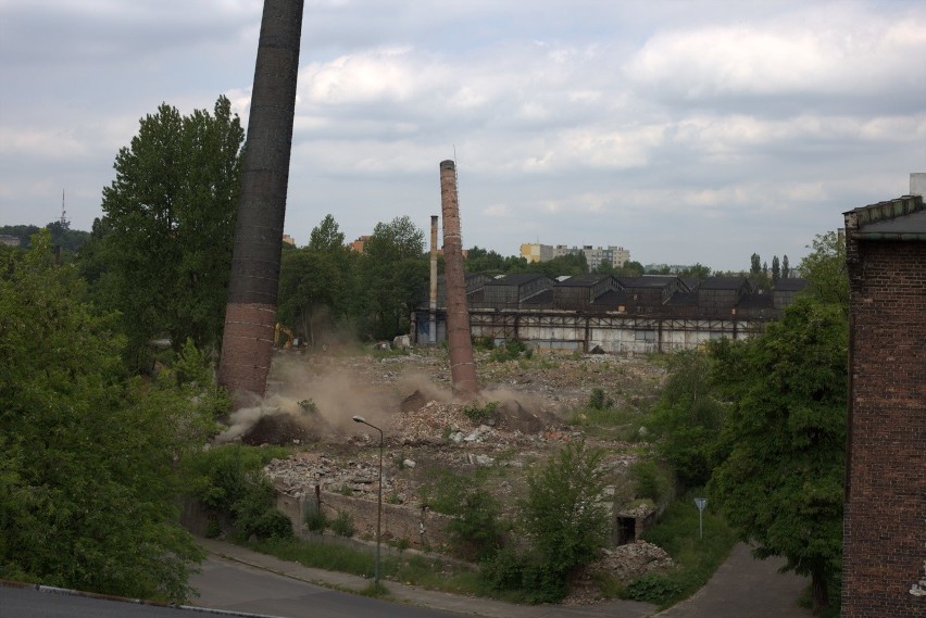 Kominy Huty Jedność zostały wyburzone