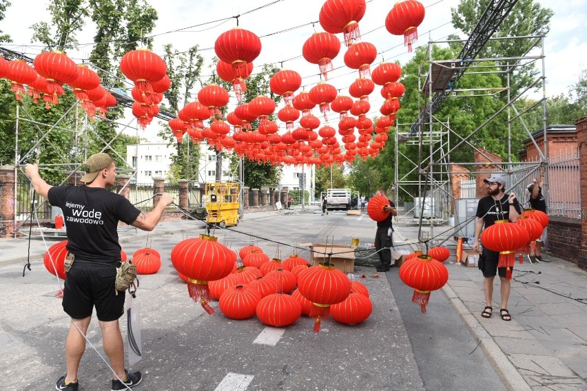 Chinatown w Toruniu podczas Bella Skyway Festival 2019. Co...