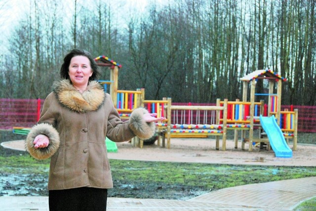 - Nowy plac zabaw tylko czeka, żeby zapełnił go gwar przedszkolaków - mówi Anna Sołowiej, dyrektor PS nr 82