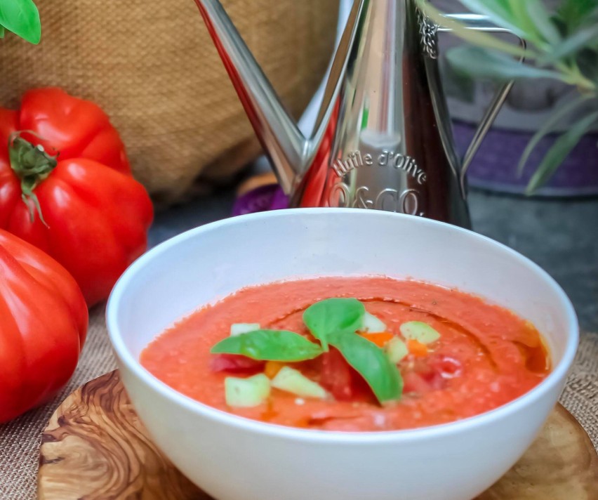 Gazpacho to hiszpańska zupa wywodząca się z Andaluzji, bez...
