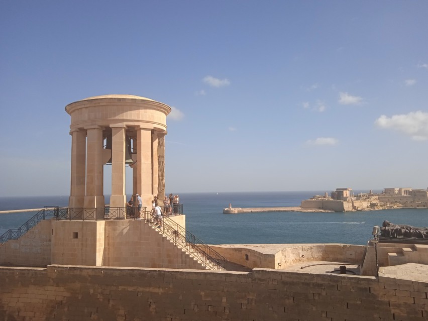 Symbolizuje pamięć o tych, którzy zginęli za Maltę podczas...