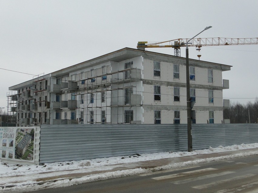 Sukcesywnie powstaje nowy apartamentowiec na osiedlu Orliki w Przysusze. Zobaczcie zdjęcia