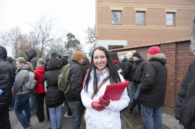 Katarzyna Klukowska, by złożyć papiery w siedzibie straży w Białymstoku, przyjechała z Augustowa. - Trzeba spróbować, żeby potem nie żałować - śmiała się.