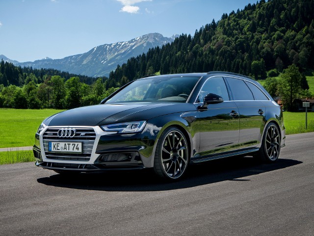 Audi A4 po tuningu 3 litrowy diesel V6 nie generuje już 272 KM, ale 325 KM. Zmiany przeszedł także benzynowy silnik 2.0 l turbo oferujący zamiast 252 KM moc 330 KM.Fot. ABT