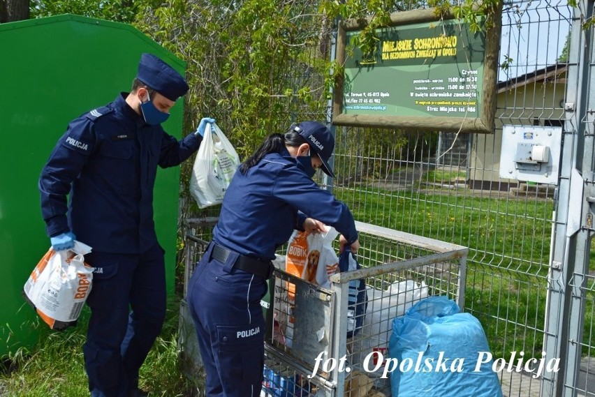 Policjanci i pracownicy opolskiej komendy pomogli bezdomnym...