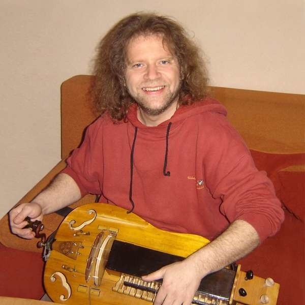 Mariusz Kozioł (1965-2006) - lider zespołu Są Gorsi, mieszkaniec Olesna, dla przyjaciół "Maniek".