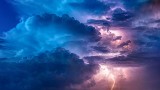 Instytut Meteorologii i Gospodarki Wodnej ostrzega przed burzami z gradem w regionie radomskim 