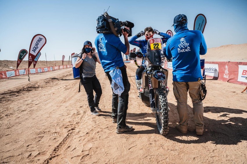 Najlepszy wynik w karierze Macieja Giemzy w Rajdzie Dakar. W środę motocyklista ORLEN Team był siódmy! Zobacz zdjęcia