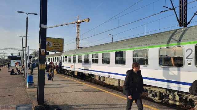 Z Włocławka do Wrocławia nie kursują bezpośrednie pociągi. Podróżni muszą liczyć się przynajmniej z jedną przesiadką.