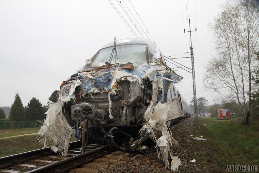 Zderzenie pendolino z ciężarówką pod Ozimkiem.