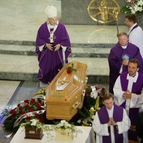 Na pogrzeb trojga ofiar tragedii we francuskim Vizille przyszły tłumy mieszkańców Świnoujścia.