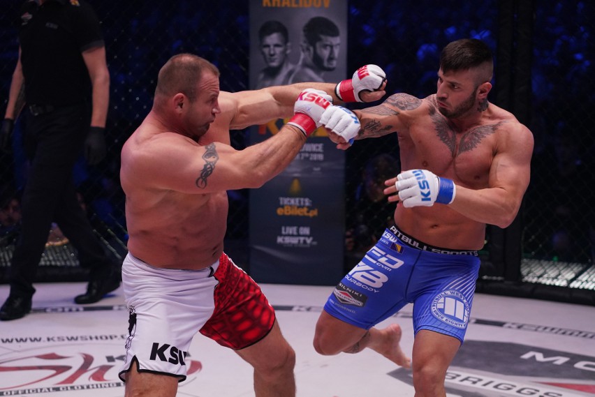 KSW 51. Mariusz Pudzianowski tanio skóry nie sprzedał. Mimo problemów pokonał Erko Juna [RELACJA, ZDJĘCIA, WIDEO, WYNIKI]