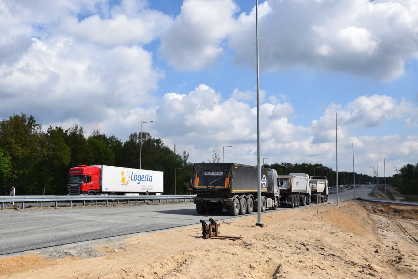 Nowy termin oddania do użytku trasy ekspresowej łączącej węzeł Kurów Zachód na S17 z mostem w Puławach