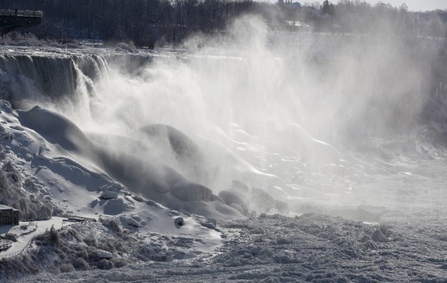 Wodospad Niagara zamarzł pierwszy raz od wielu lat