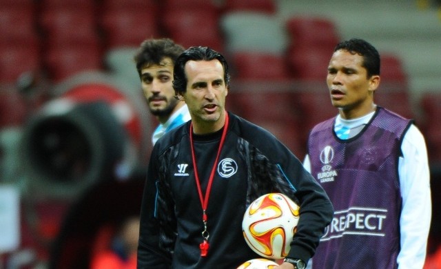 Trener Unai Emery triumfował już w Polsce. W 2015 roku prowadząc Sevillę zwyciężył w finale Ligi Europy na Stadionie Narodowym w Warszawie.