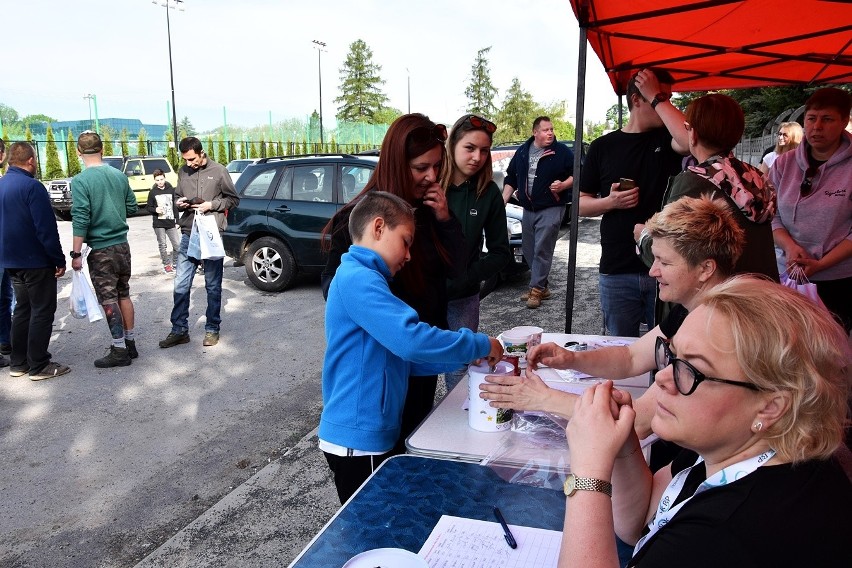 2. Charytatywny Rajd Terenowy. Tym razem dla czteroletniej Antosi. Na starcie stawiło się ponad 60 załóg. Wyruszyli na bezdroża Gorlickiego