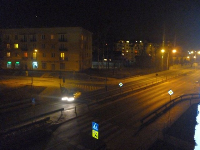 Latarnie nie świecą tuż nad przejściem na ulicy Mariackiej w pobliżu Sedlaka.
