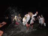 Halloween w Nogacie. Tak bawiły się Malborskie Morsy na Kąpielisku Miejskim