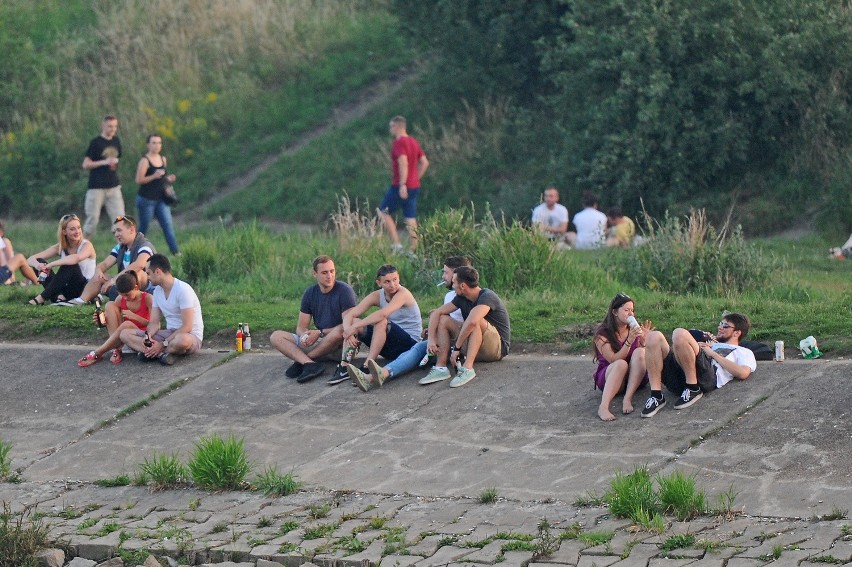 Poznaniacy szukają chłodu nad Wartą [ZDJĘCIA]