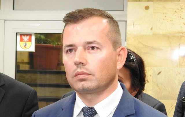 Białostocki radny PiS Henryk Dębowski od pół roku ma bezpłatny urlop