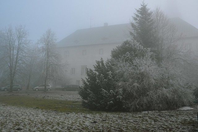 W niedzielę, 20 grudnia, klasztor na Świętym Krzyżu robił niesamowite wrażenie. Wszystko to za sprawą mgły, która wprowadzała atmosferę tajemnicy. Zapraszamy do obejrzenia galerii zdjęć. >>>Zobacz na kolejnych slajdach.