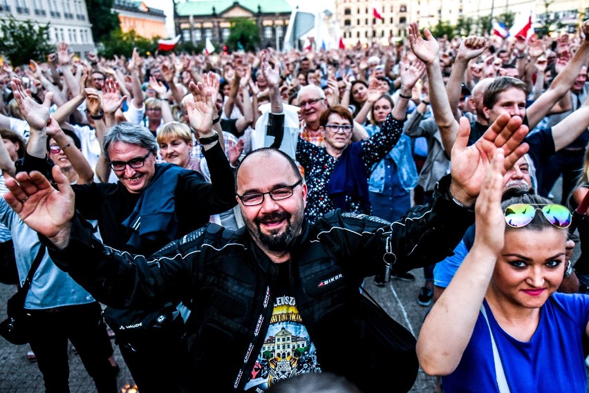 Ostatnio plac Wolności w Poznaniu był miejscem protestów. W...