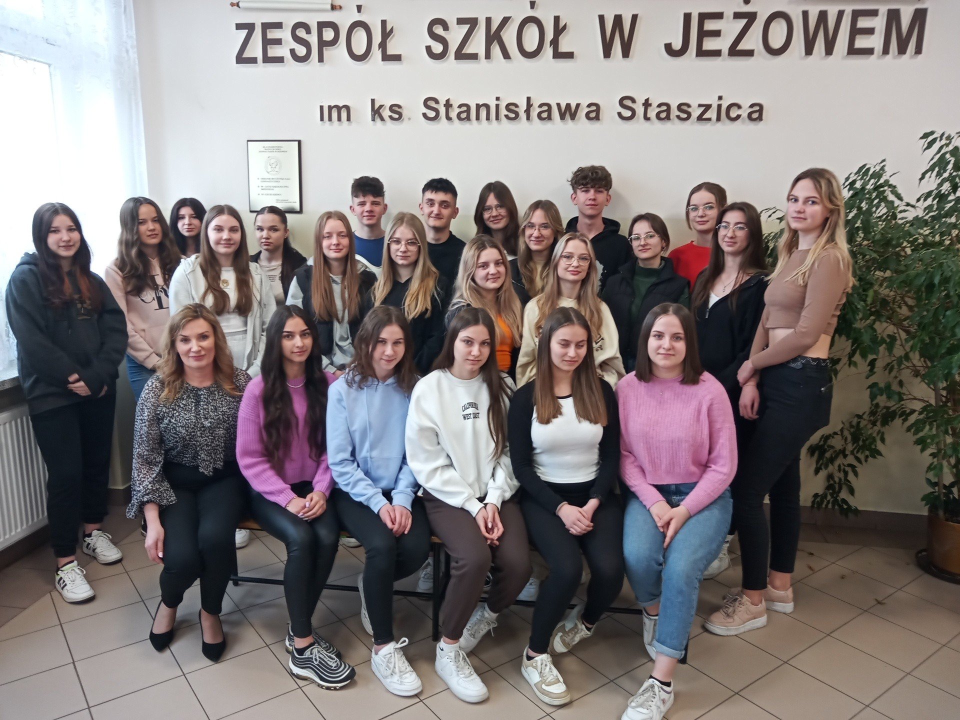 Wolontariusze z Zespołu Szkół imienia księdza Stanisława Staszica w