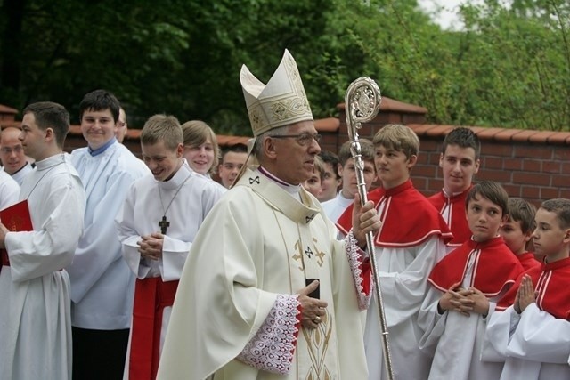 Arcybiskup Wiktor Skworc świętuje jubileusze w Bielszowicach