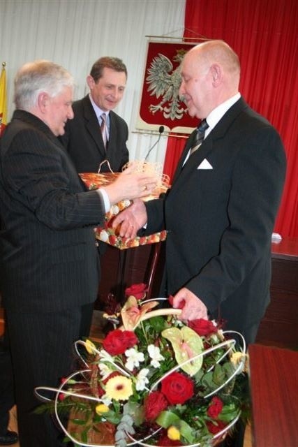 Jan Pilcicki po 35 latach pracy w samorządzie odszedł na emeryturę (zdjęcia)