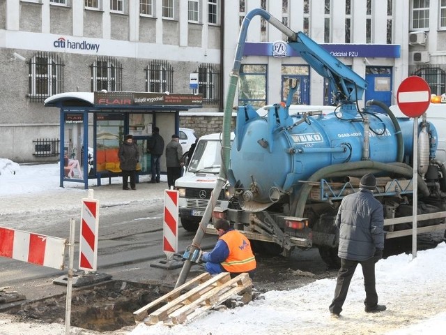 Wczoraj usuwano awarię na ulicy Deotymy w Słupsku. 