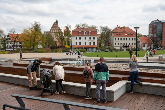 Wyspa Młyńska to chluba Bydgoszczy. Atrakcja każdego roku przyciąga zarówno mieszkańców, jak i turystów. Jednak dla osób niepełnosprawnych dostęp do niej stał się utrudniony z uwagi na ograniczenie ruchu kołowego w centrum. Tak jest w przypadku pana Czesława Stefaniaka z Bydgoszczy, który poprosił nas o interwencję w tej sprawie.