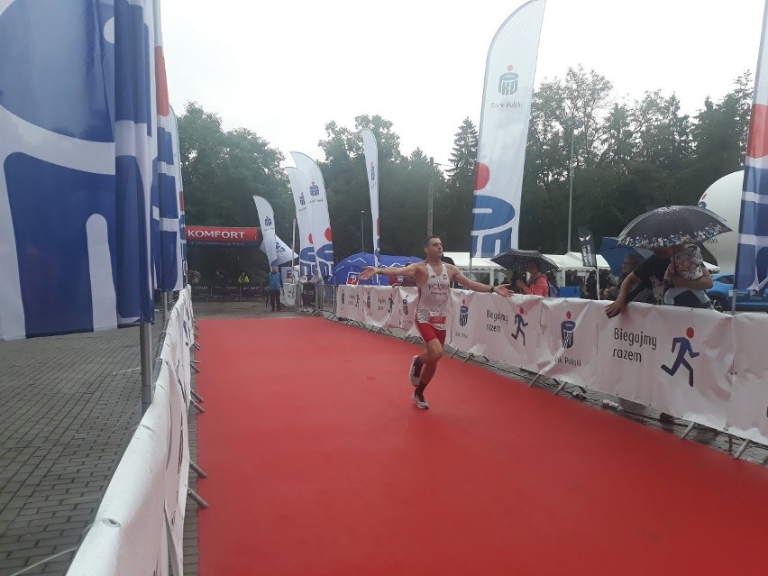 Uczestnicy biegu na 10 km podczas 42. Półmaraton Szczecin.