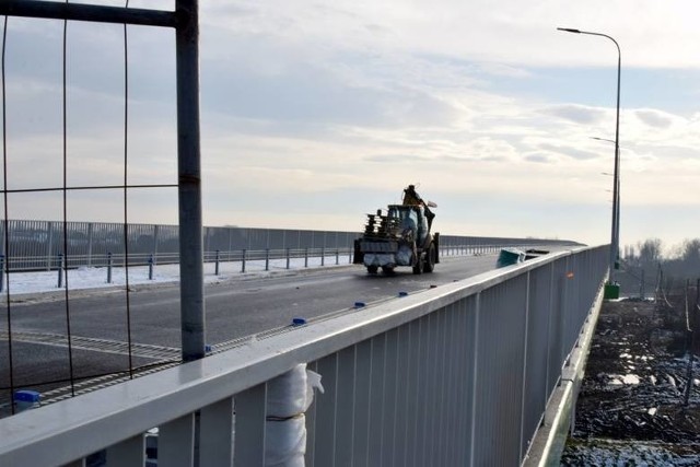 Most na Wiśle w Nowym Korczynie oficjalnie będzie otwarty 14 grudnia. Burmistrz Paweł Zagaja zaprasza mieszkańców na wspólny spacer.