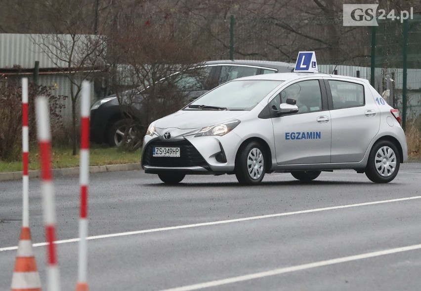 Pierwsze egzaminy na prawo jazdy w Szczecinie w nowych samochodach. Jak oceniają je egzaminowani?