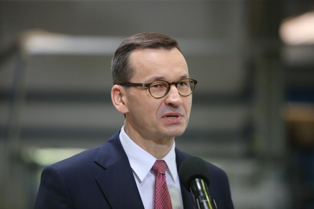 Premier Mateusz Morawiecki oburzył swoim zachowaniem w restauracji. "Nie przestrzega zasad, które sam uchwalił!" - uważa wielu.