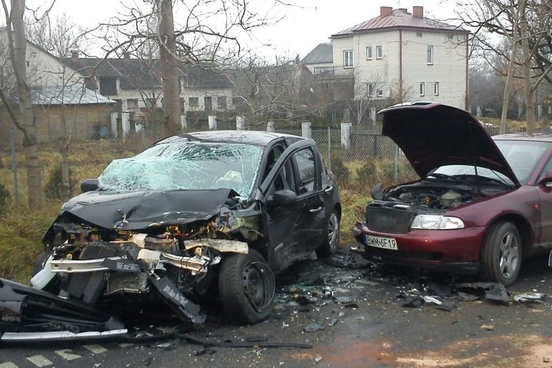 Karambol w miejscu, gdzie zginęły cztery młode osoby [ZDJĘCIA]