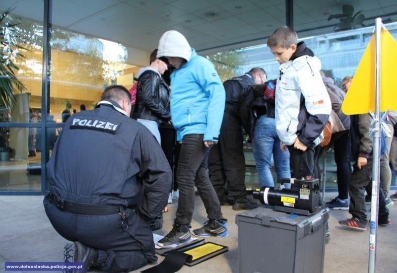 Noc Laboratoriów z wrocławską policją. Tak pracują kryminolodzy (FILM, ZDJĘCIA)