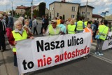 Mieszkańcy Mierzęcic znów wyszli na ulice. To protest przeciw budowie drogi i nadmiernemu ruchowi