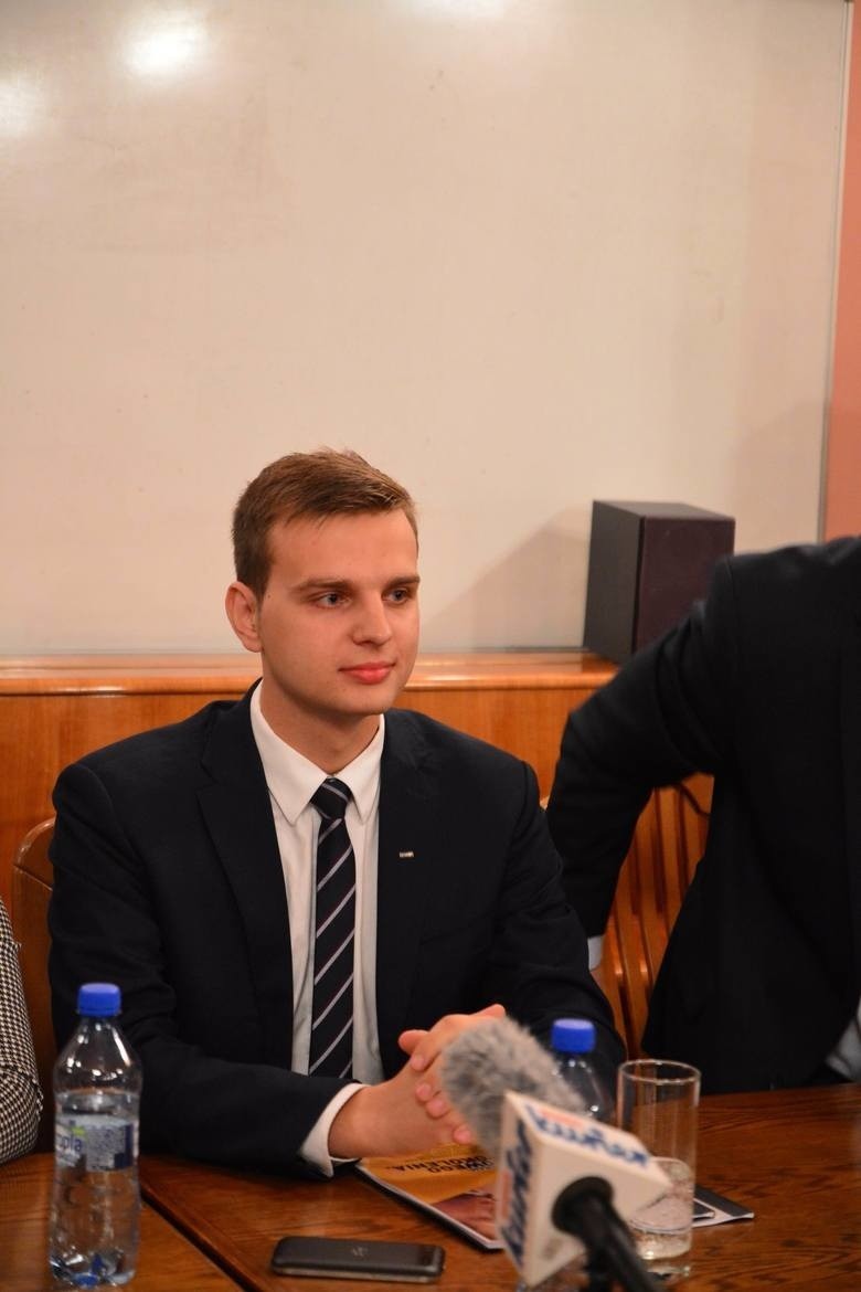 Jakub Kulesza chce prześwietlić wójtów, burmistrzów i prezydentów