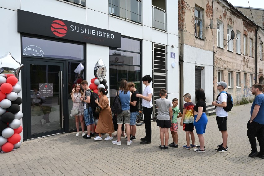 Wielkie otwarcie Sushi Bistro w Kielcach. Była kolejka po darmowe zestawy. Zobacz zdjęcia