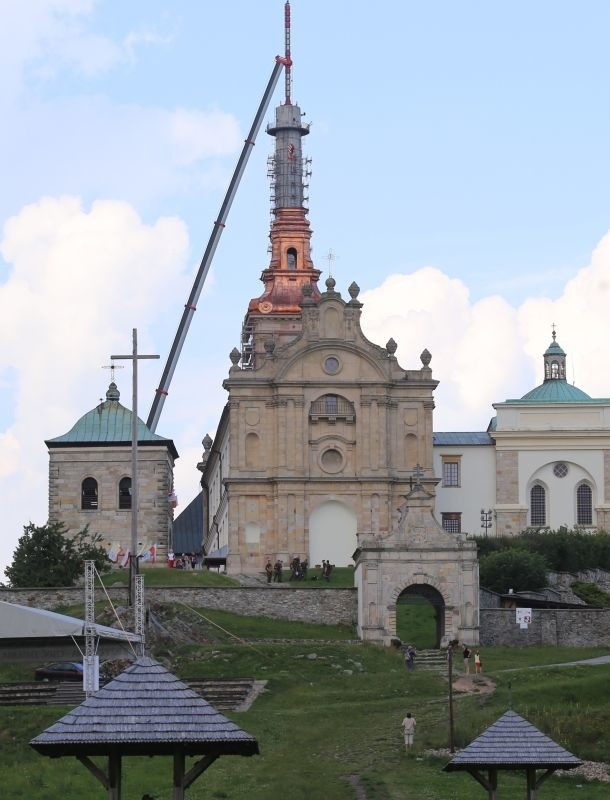 Turyści idący od Nowej Słupi mogli w pewnym momencie robić i...