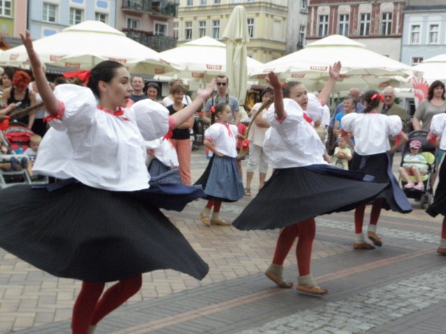 Żywiołowe tańce góralskie zaprezentował zespół "Równica" z Ustronia