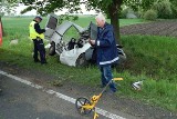 Śmiertelny wypadek w Płowcach pod Radziejowem. Zginął 41-letni kierowca dostawczego auta [zdjęcia]