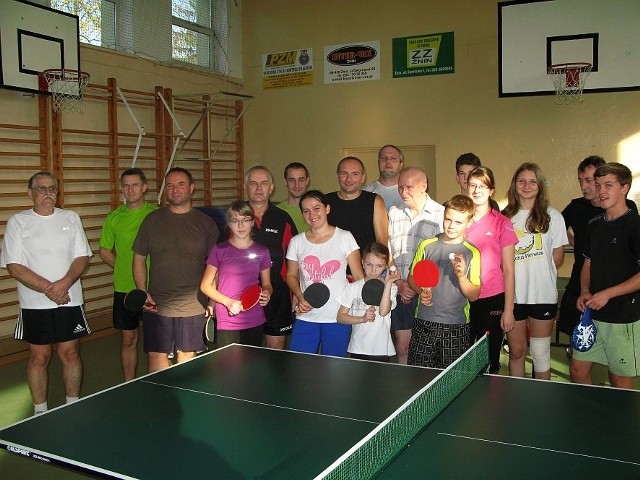 Uczestnicy drugiego turnieju o Grand Prix Żnina w tenisie stołowym.