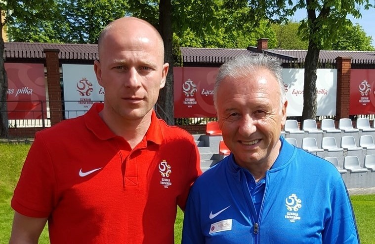 Trener Janusz Niedźwiedź i słynny Alberto Zaccheroni podczas...